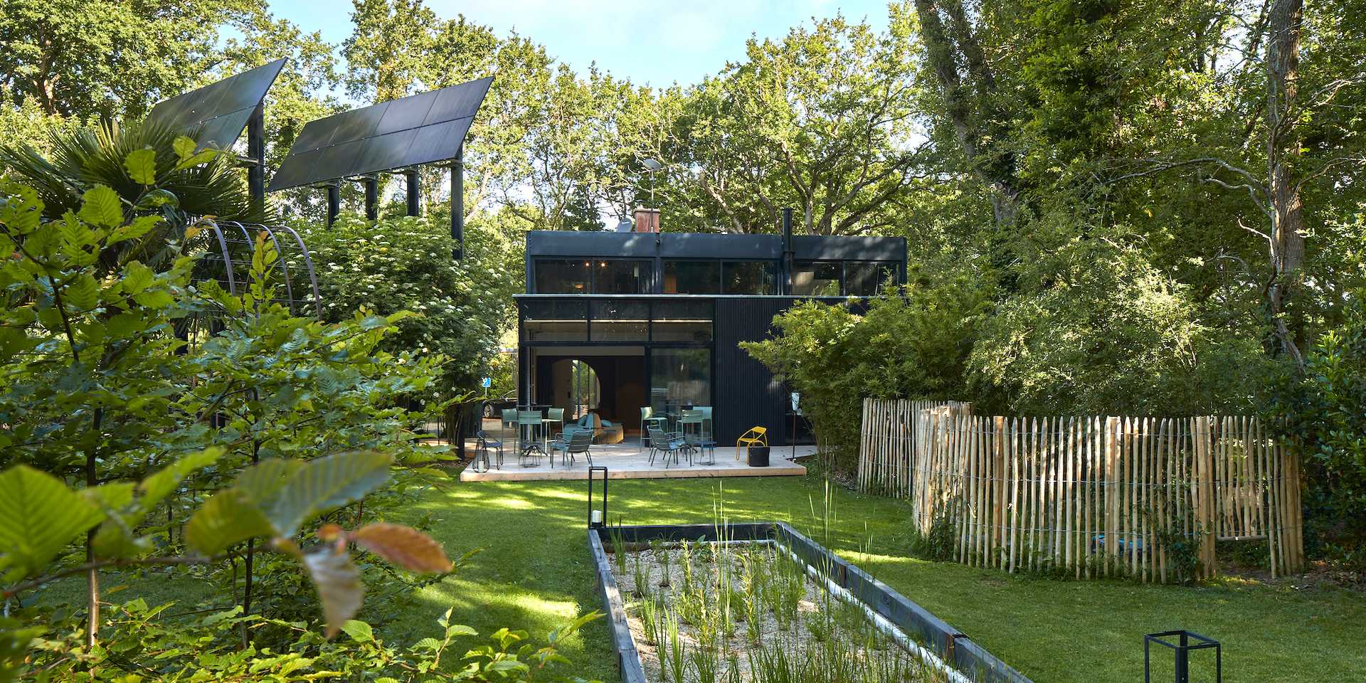 Aménagement paysager d'une maison d'architecte par un paysagiste basé dans l'agglomération de Nantes