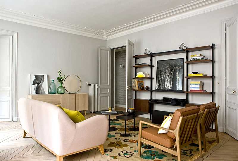 Salon avec du mobilier chiné par un décorateur d'intérieur à Nantes