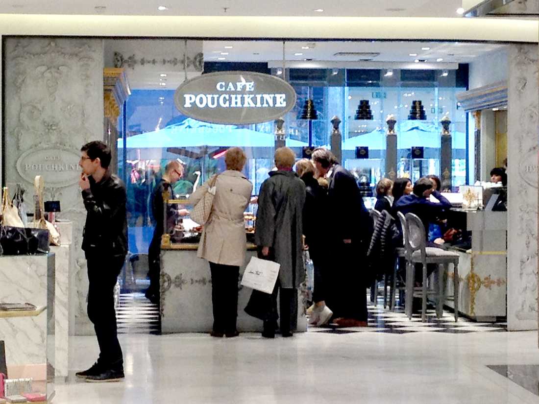 Aménagement d'un café par un architecte spécialiste de l'architecture commerciale à Nantes