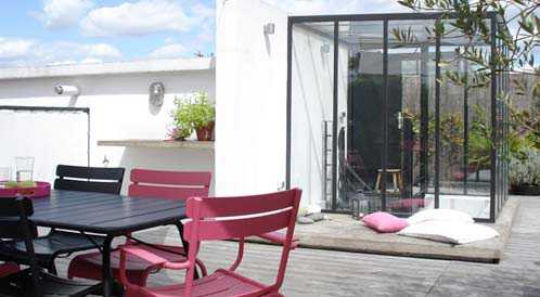 Avant Aprés de l'aménagement d'une terrasse sur un toit par un jardiner paysagistre à Nantes