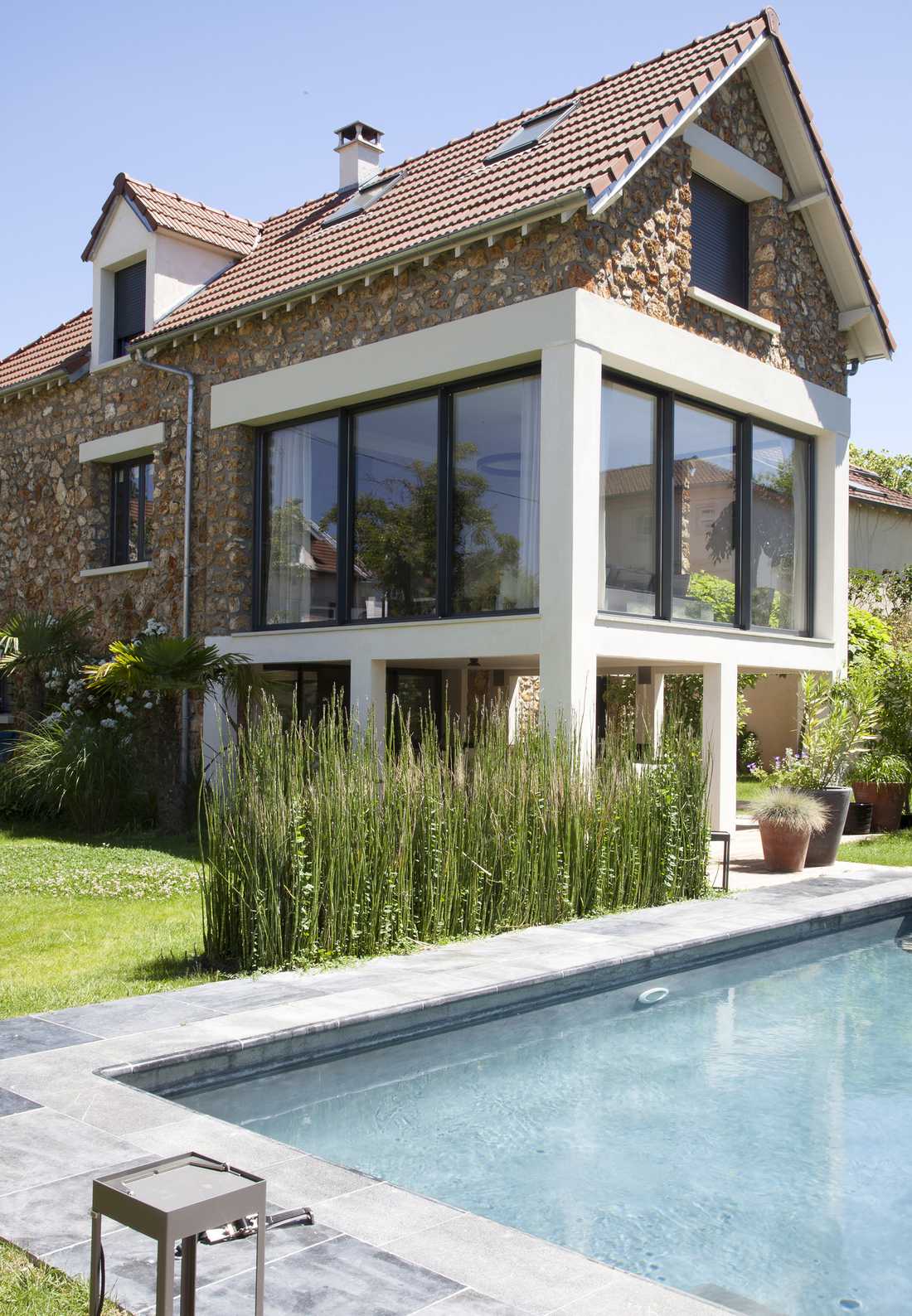 Extension d'une meulière construite par un architecte en Loire Atlantique 