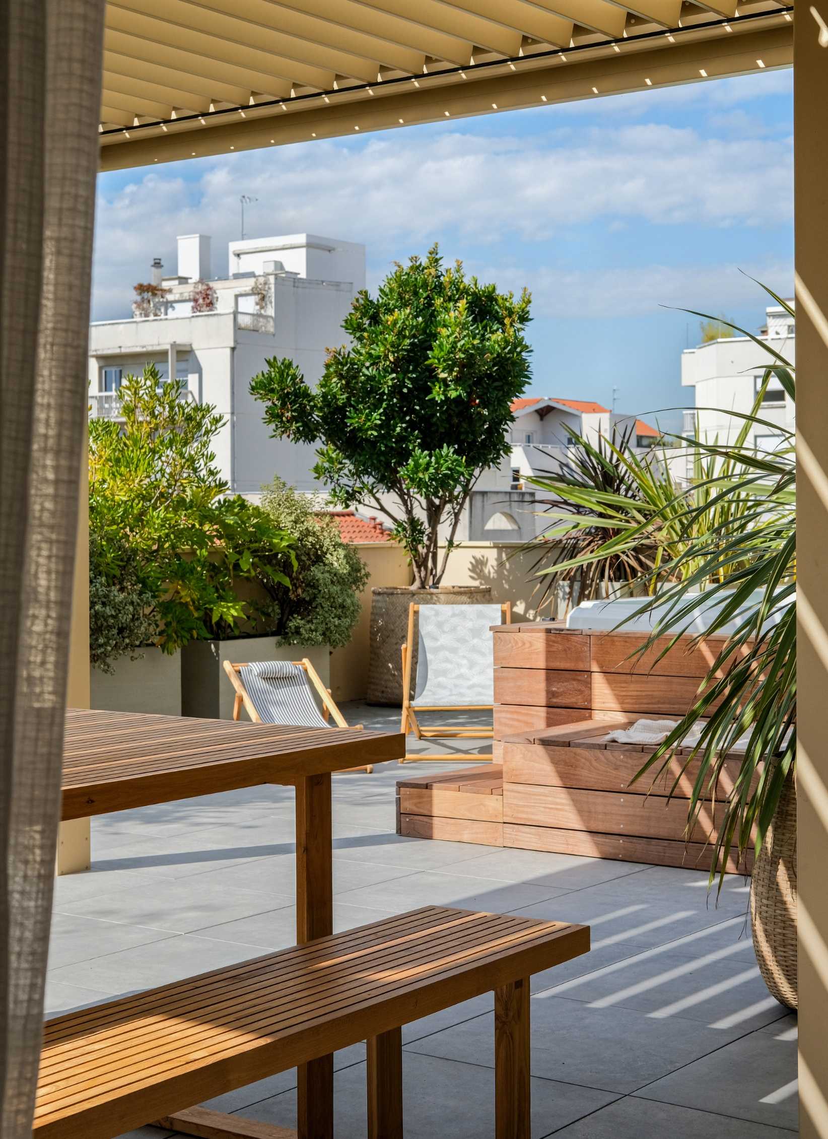 Landscaped terrace of a town house in Nantes designed by a landscape architect