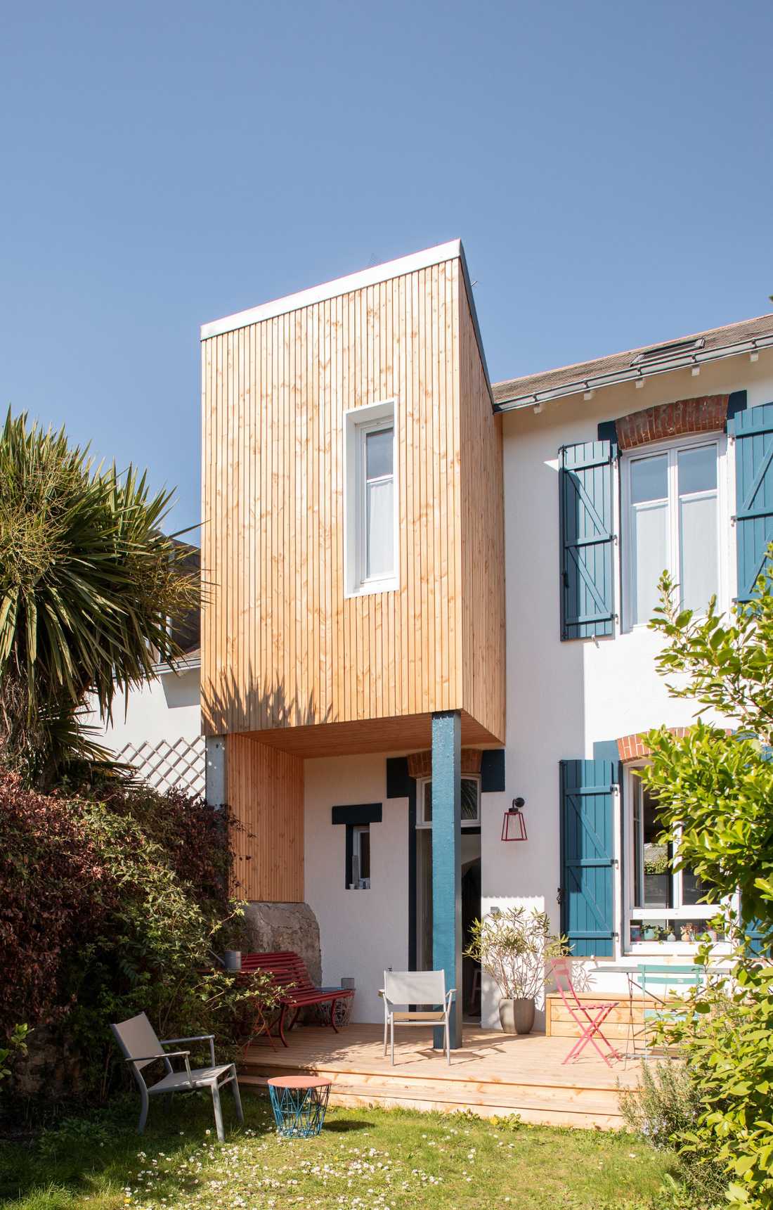 Architect-designed townhouse extension in Nantes