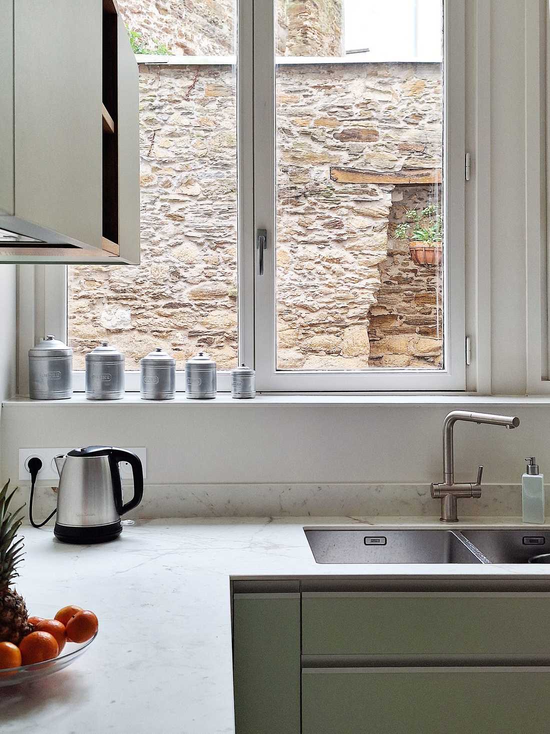 Cuisine aménagée par un architecte d'intérieur à Nantes