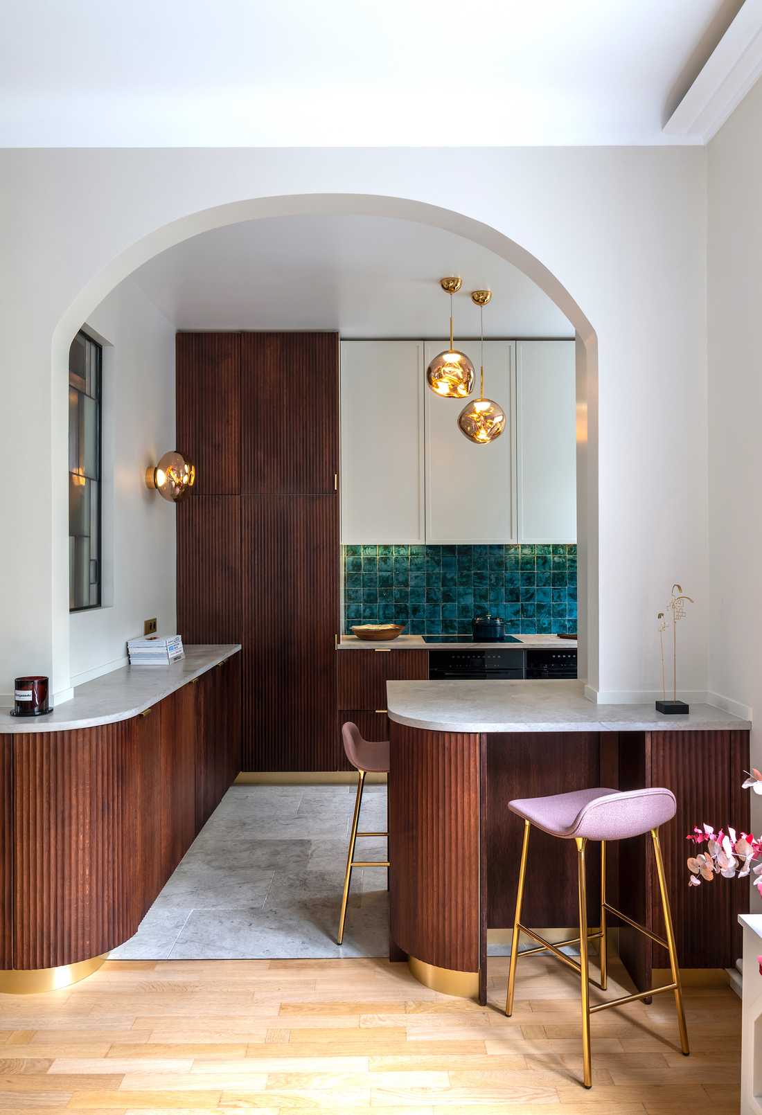 Cuisine semi-ouverte aménagée par un architecte d'intérieur à Nantes