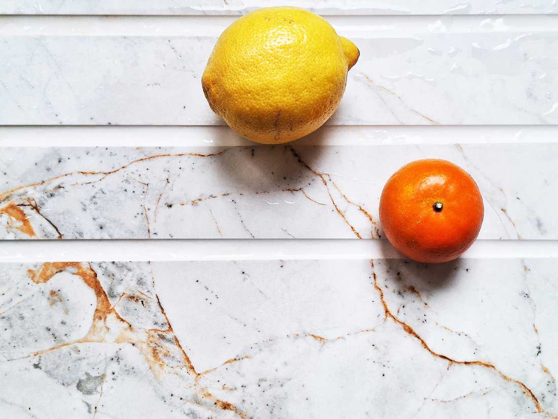 Plan de travail en marbre dans une cuisine