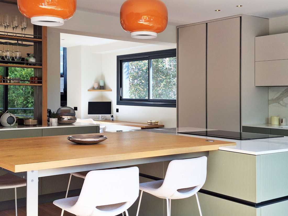 Plan de travail dans la cuisine après travaux de rénovation