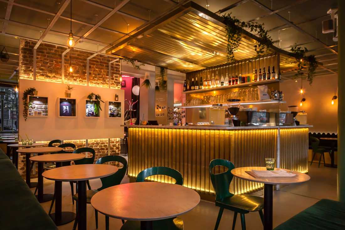 Bar du restaurant après les travaux d'aménagement par un architecte à Nantes