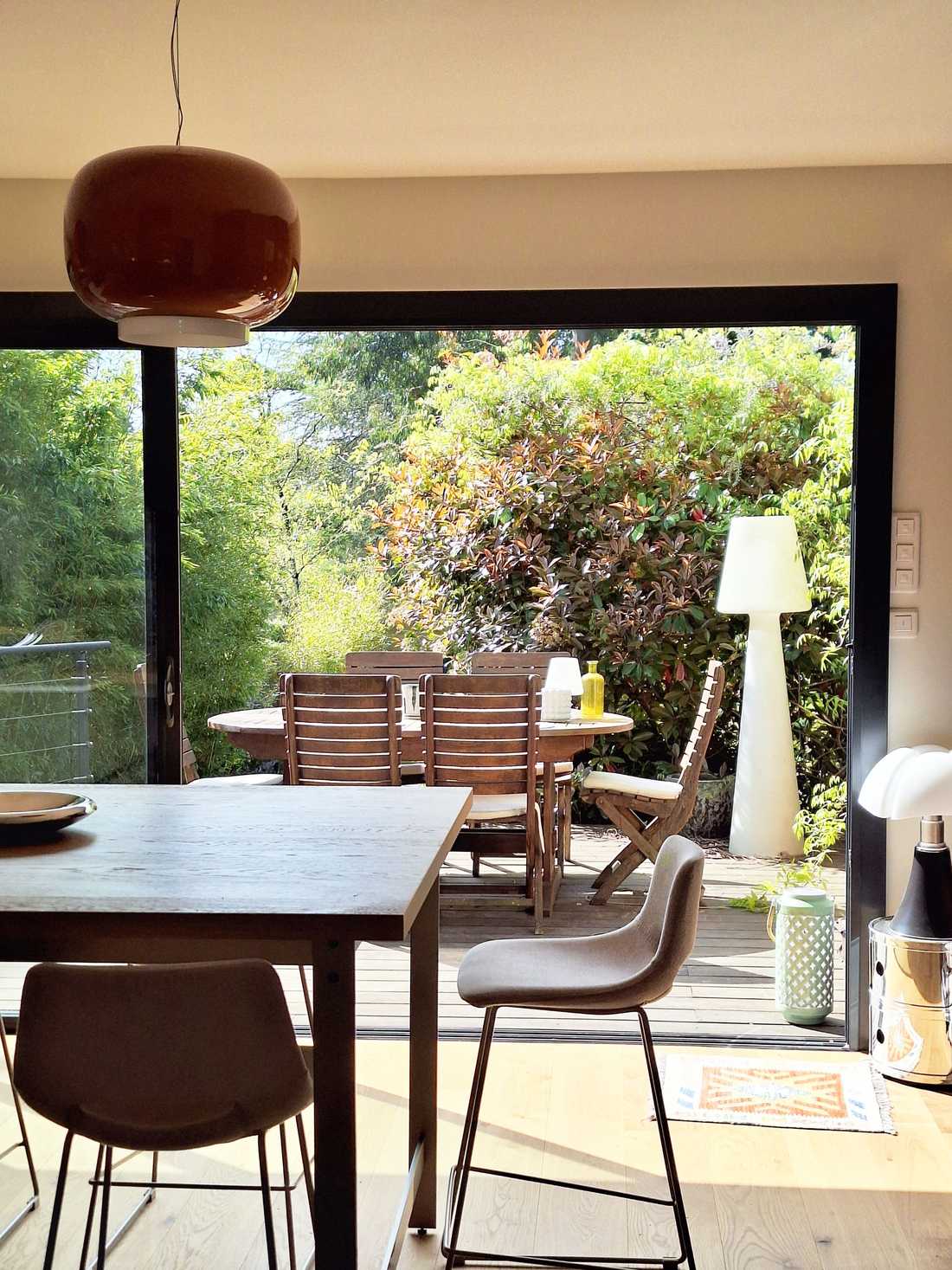 Ouverture d'un mur porteur pour apporter de la lumière naturelle