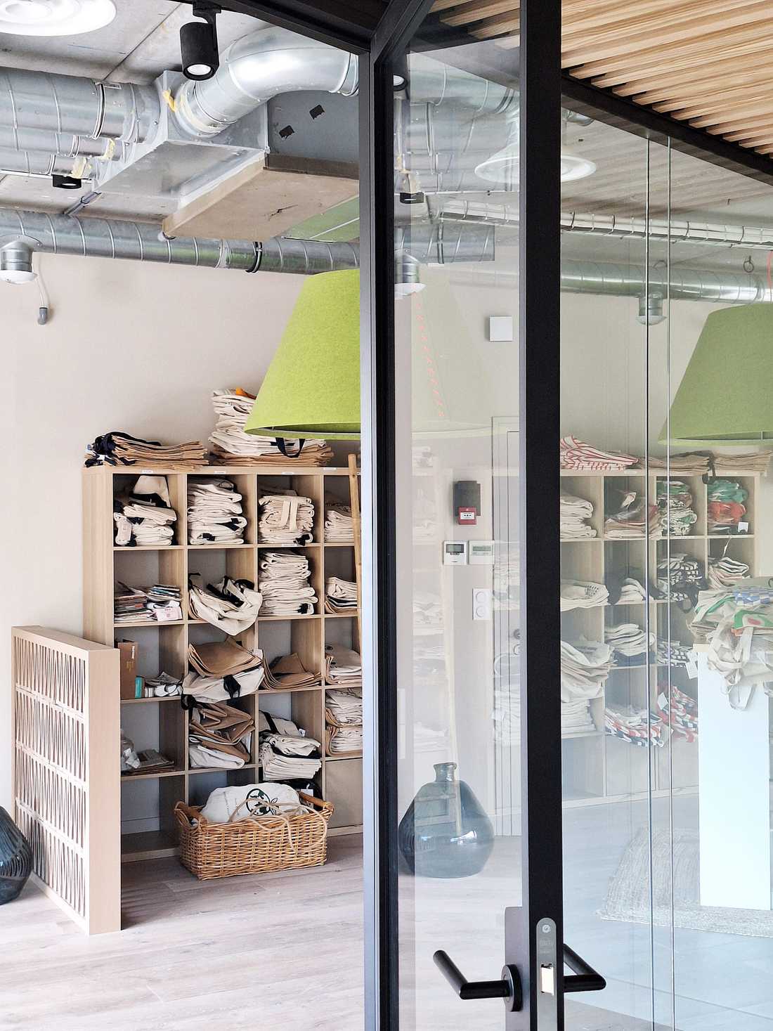 Réhabilitation d'un commerce en bureaux par un architecte d'intérieur