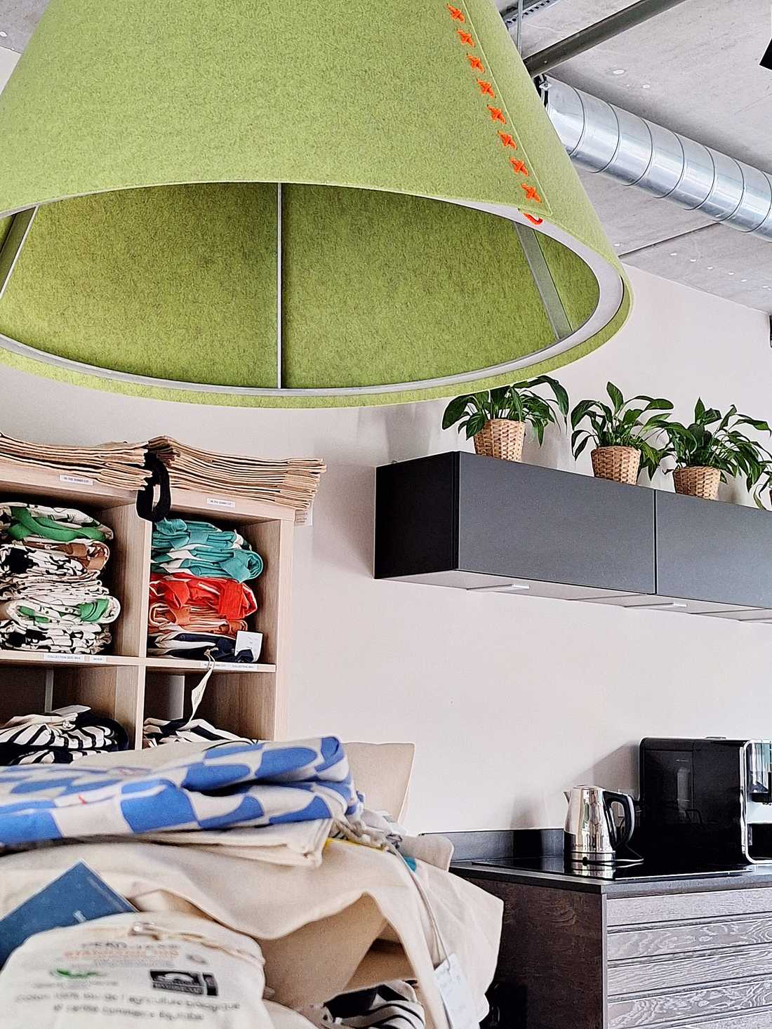 Espace convivialité aménagé par un architecte dans les locaux d'une entreprise