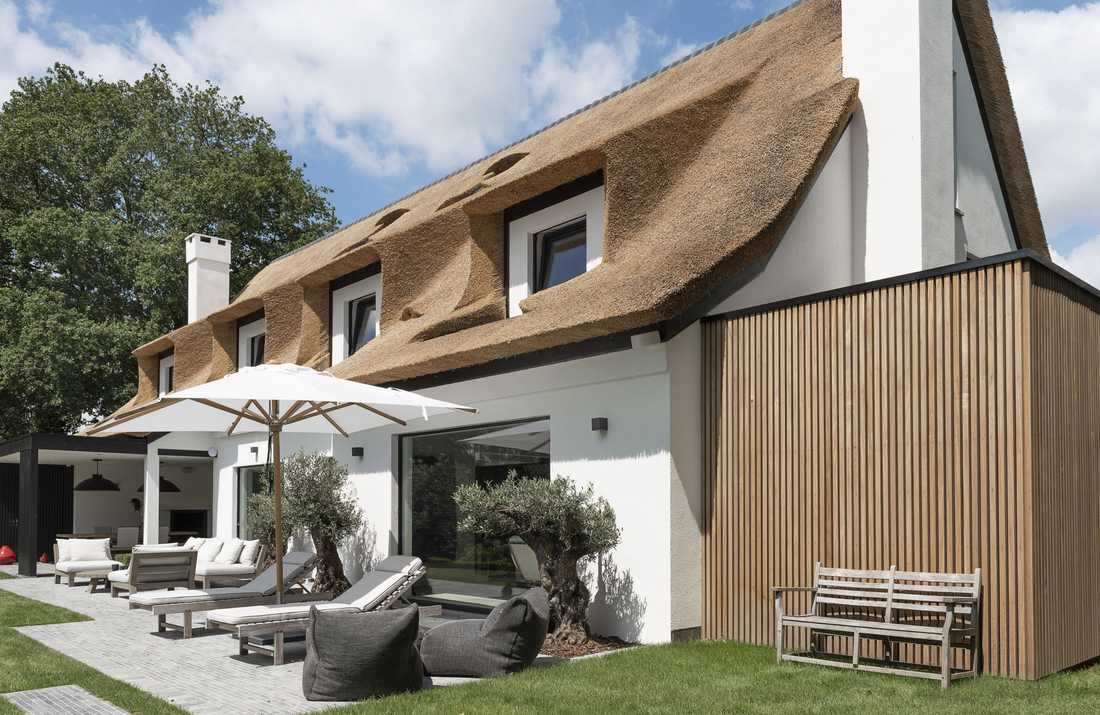 Rénovation d'une villa au toit de chaume à Nantes