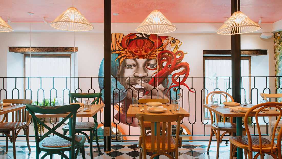 Mezzanine d'un restaurant créée par un architecte d'interieur des Pays de la Loire